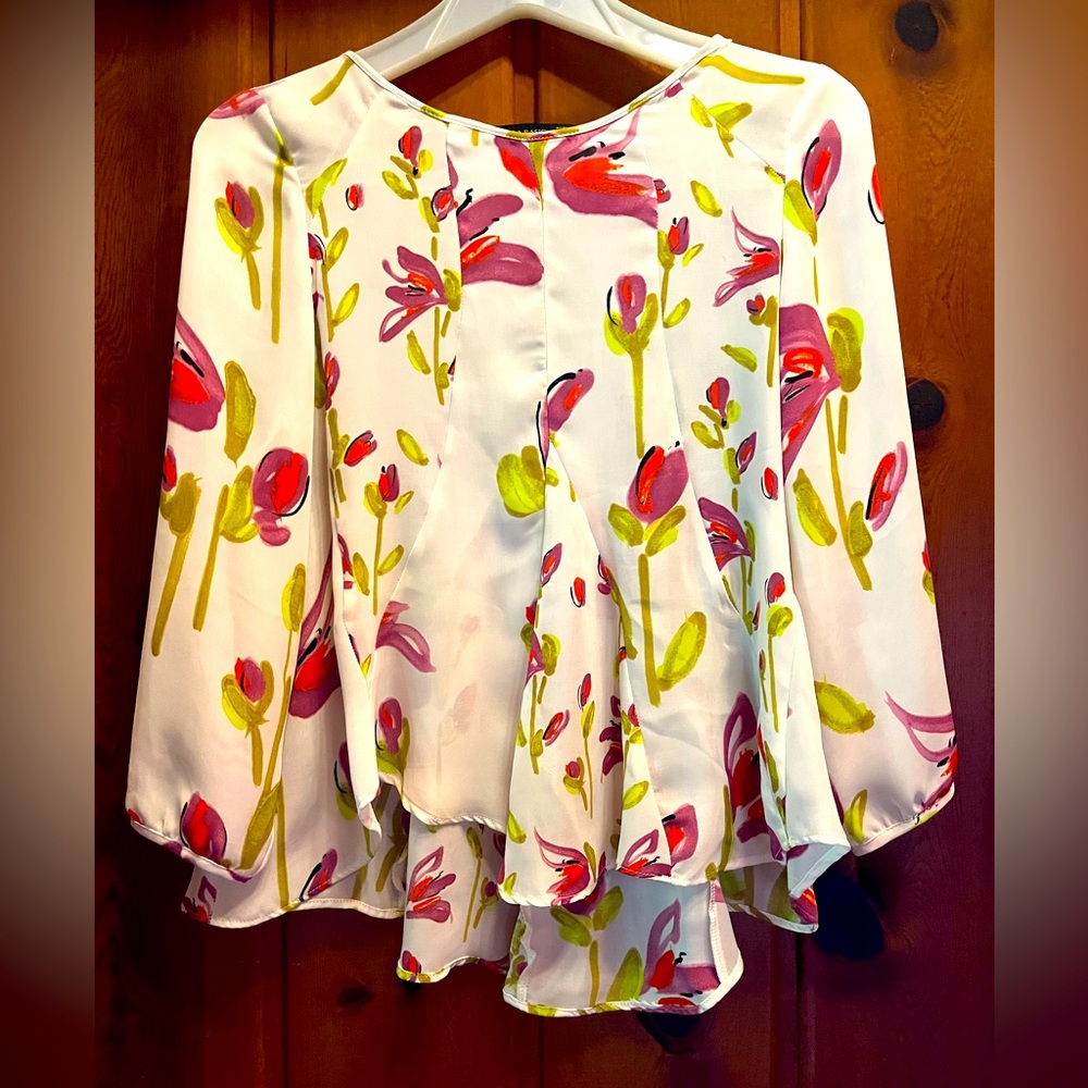 Zara basic, blouse size XS. White with flowered pattern.